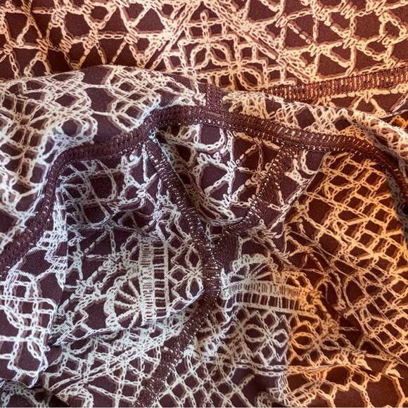 FABLETICS Mid Rise Printed Pureluxe Capri Purple Size XS Performance Wear Sporty - Picture 9 of 9